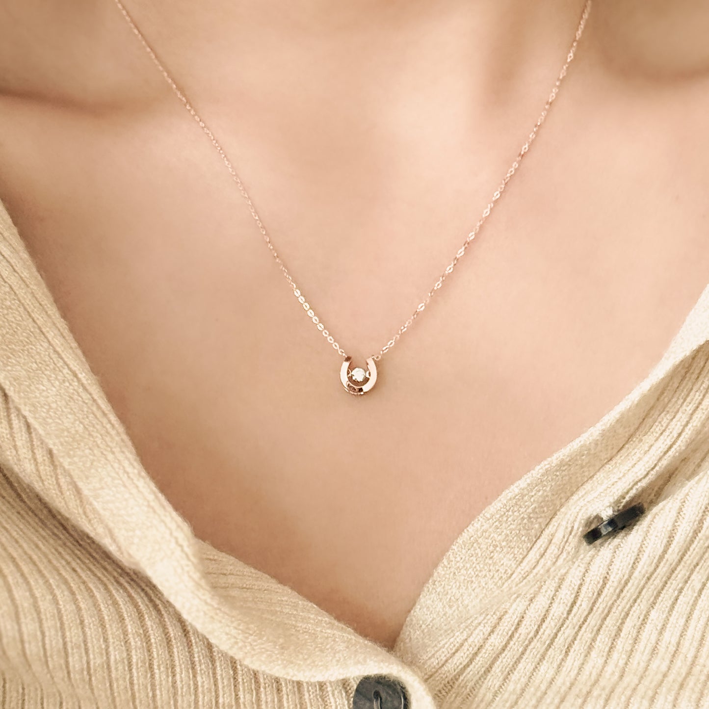 Dancing Stone Horseshoe Necklace