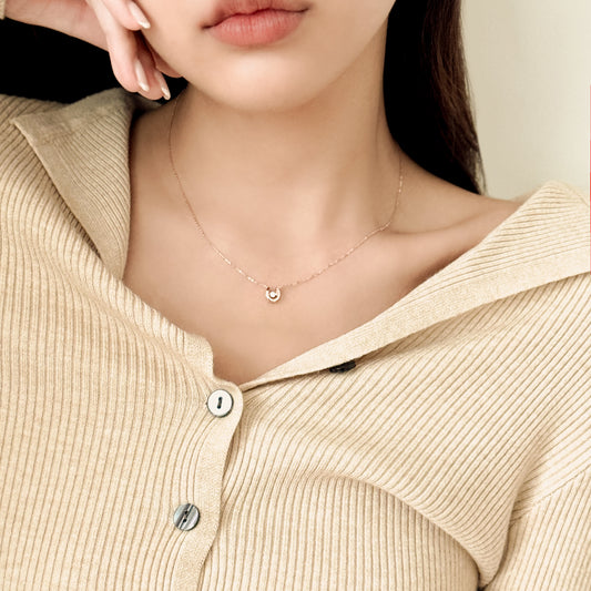 Dancing Stone Horseshoe Necklace