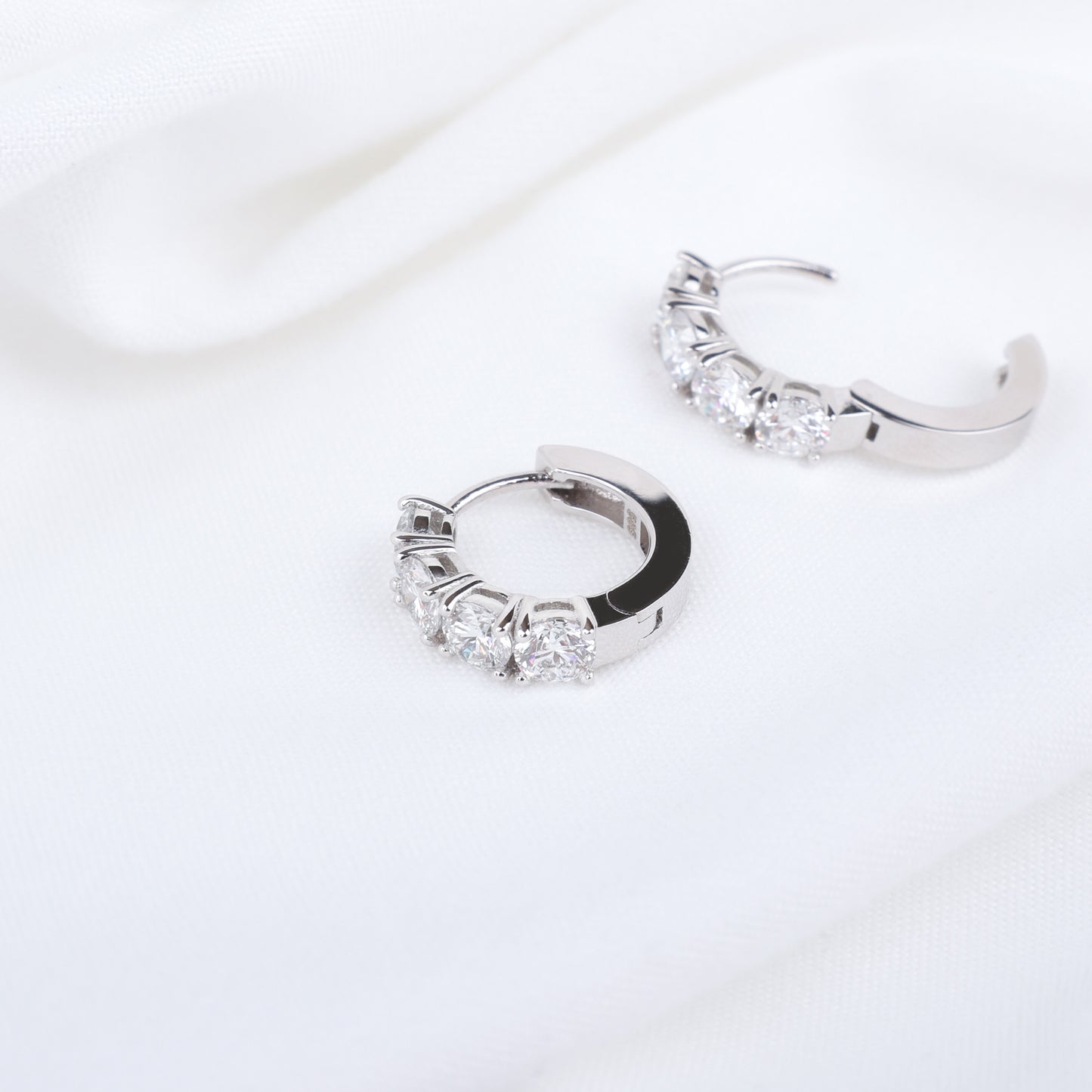 1.6 TCW Lab Grown Diamond Hoop Earrings