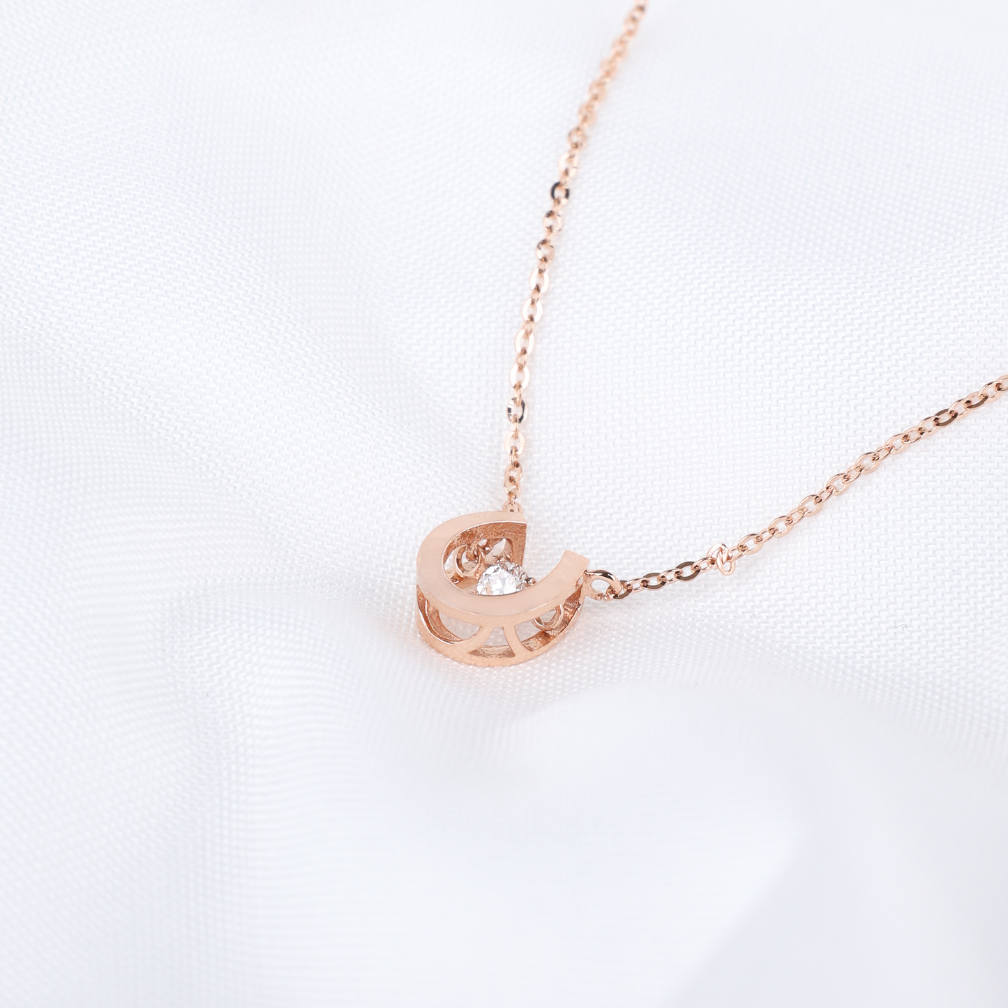 Dancing Stone Horseshoe Necklace