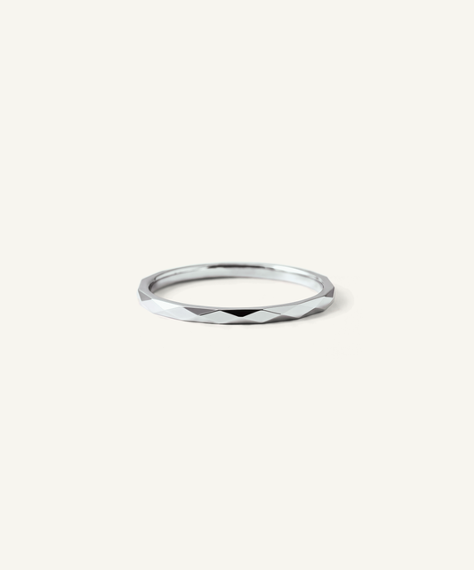 White Gold | Faceted Slim Band Ring in white gold