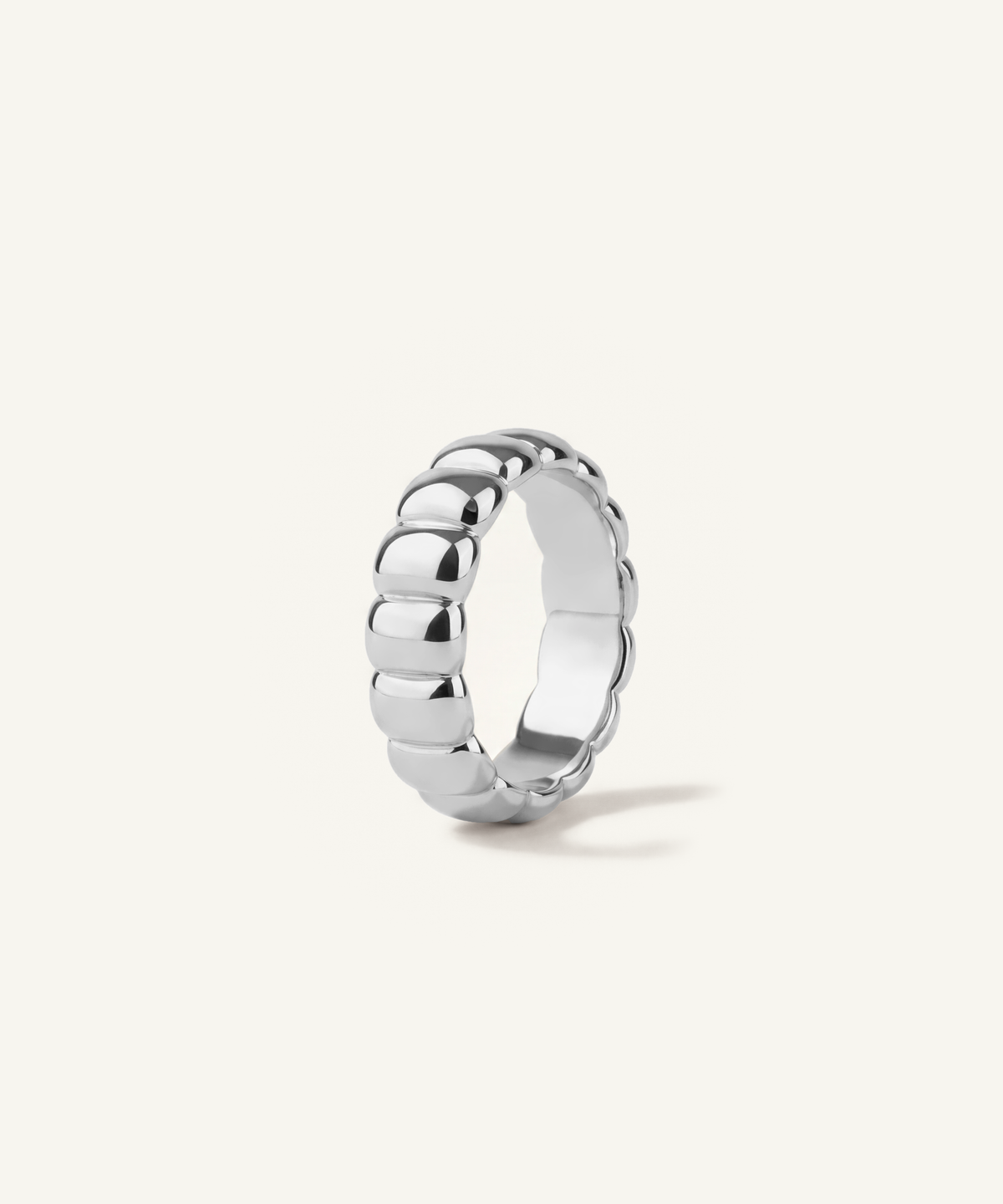 White Gold | Pillow Ring, upright