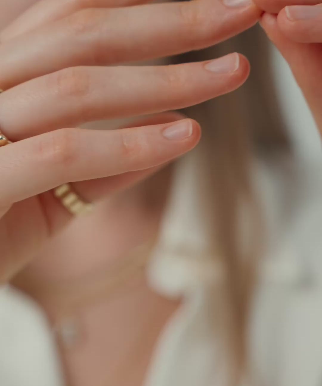 Bold Pillow Ring, video