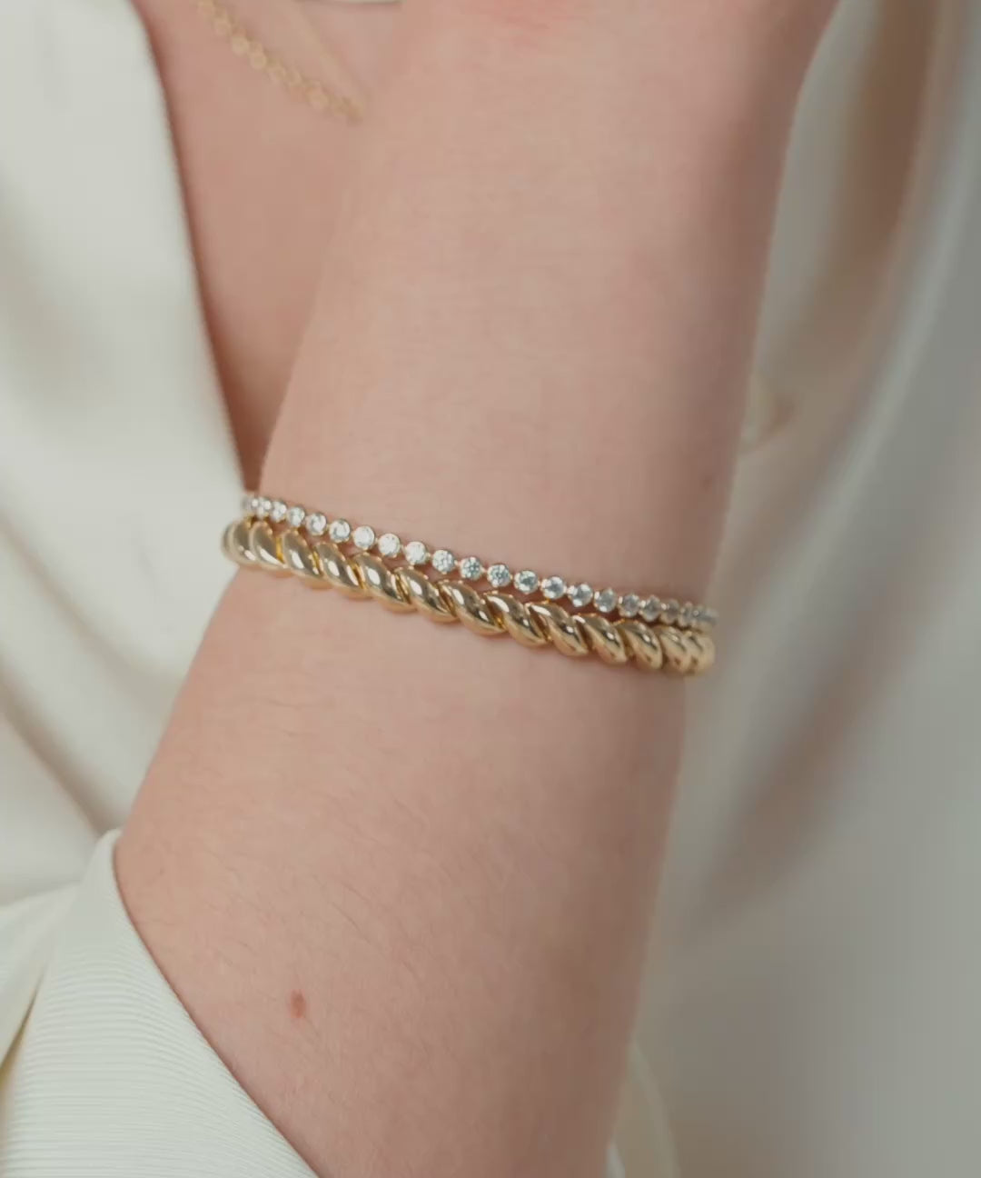 Yellow Gold | Brioche Bracelet, video
