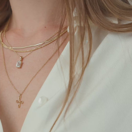 Yellow Gold | Bloom Necklace, video