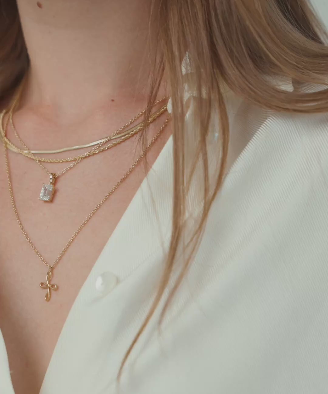 Yellow Gold | Bloom Necklace, video